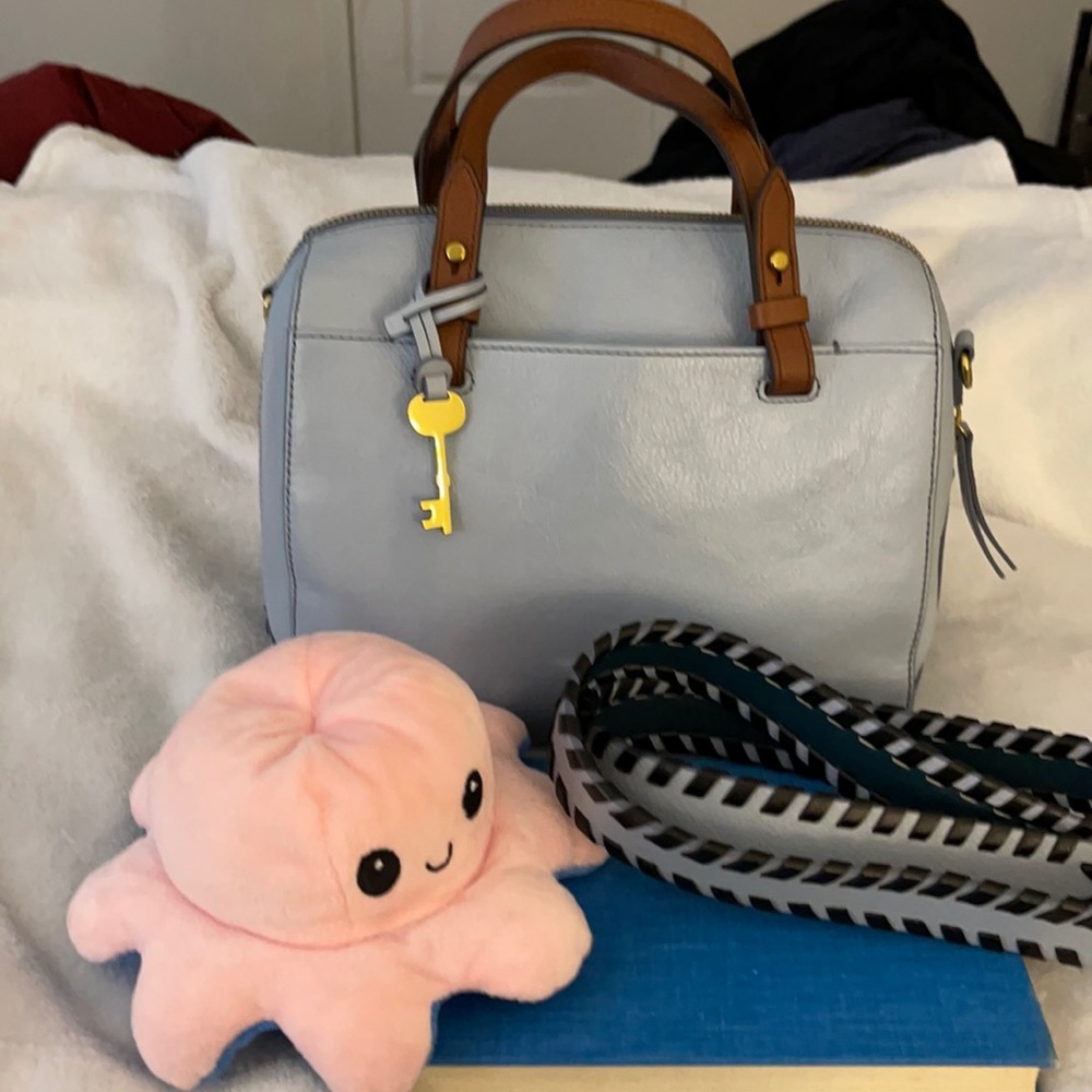 Fossil Rachel Satchel new condition. 💙💙💙💙✨✨